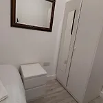 Double En-Suite Room Available In 3 Bed Apt